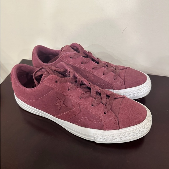 Suede red converse size 6 - Picture 2 of 2